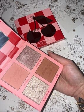 CIATE LONDON Cherry Bomb Blush & Highlight Palette - Pink